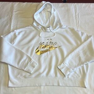 Cropped Nike Hoodie